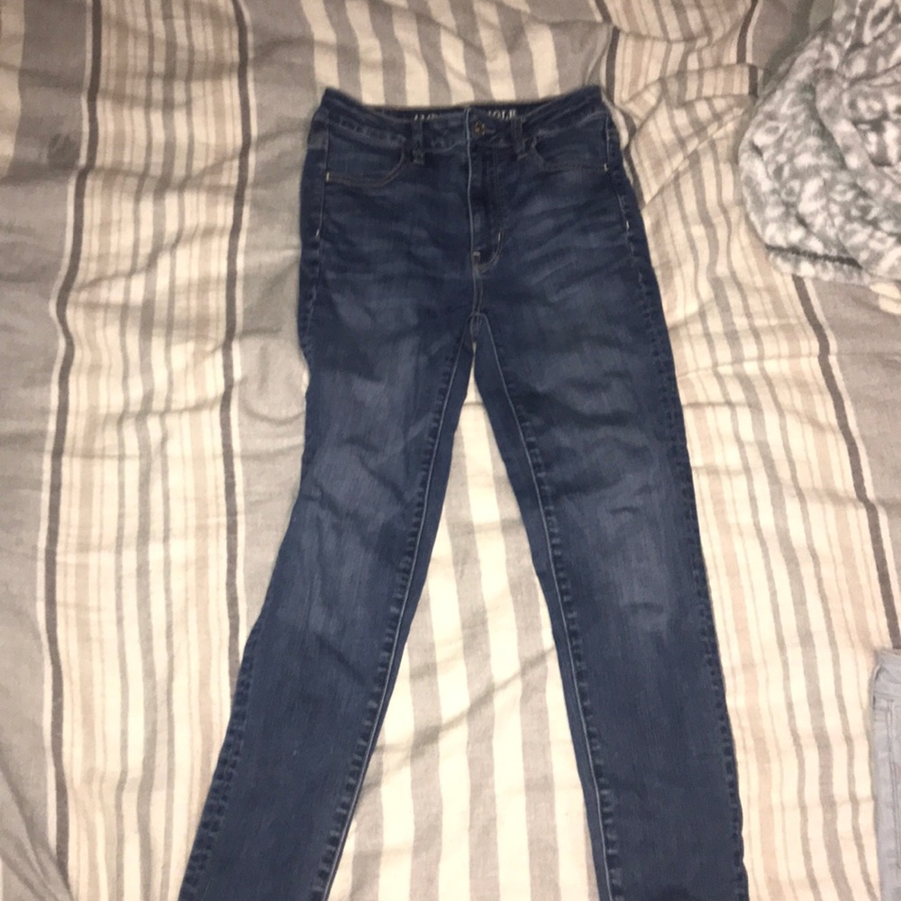 Medium wash America Eagle high ride jeans